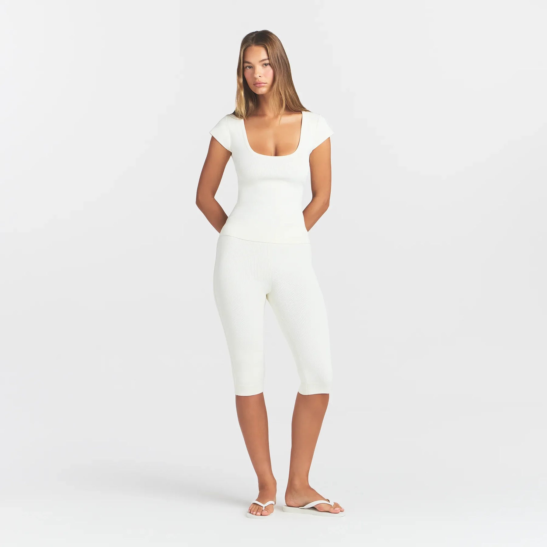 REFINED KNIT SCOOP NECK TOP | EGRET