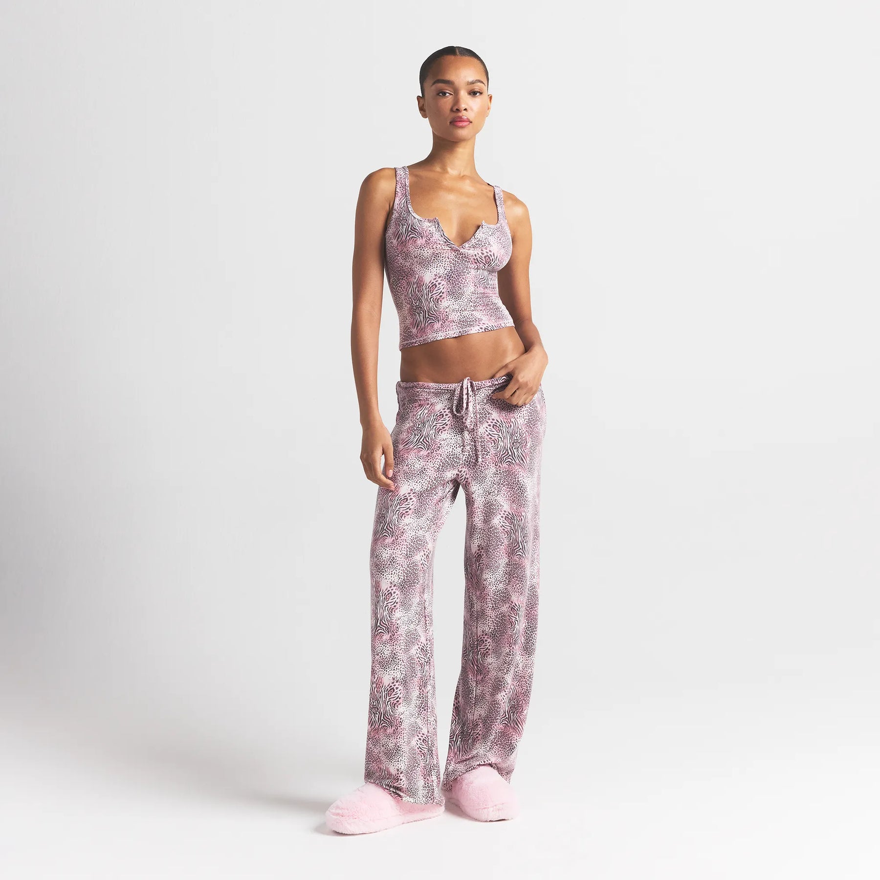 SKIMS SLEEP HENLEY TANK | BLOOM MINI MULTI ANIMAL
