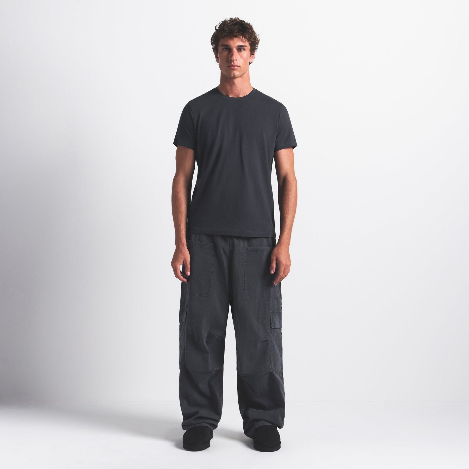 SKIMS COTTON MENS CLASSIC T-SHIRT | GRAPHITE